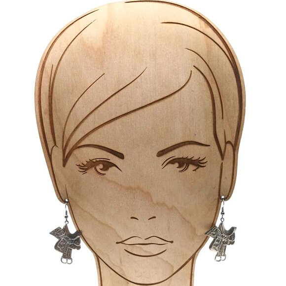 Vintage Western Saddle Dangle Earrings in Silver Tone with Intricate Lightweight - Picture 3 of 4